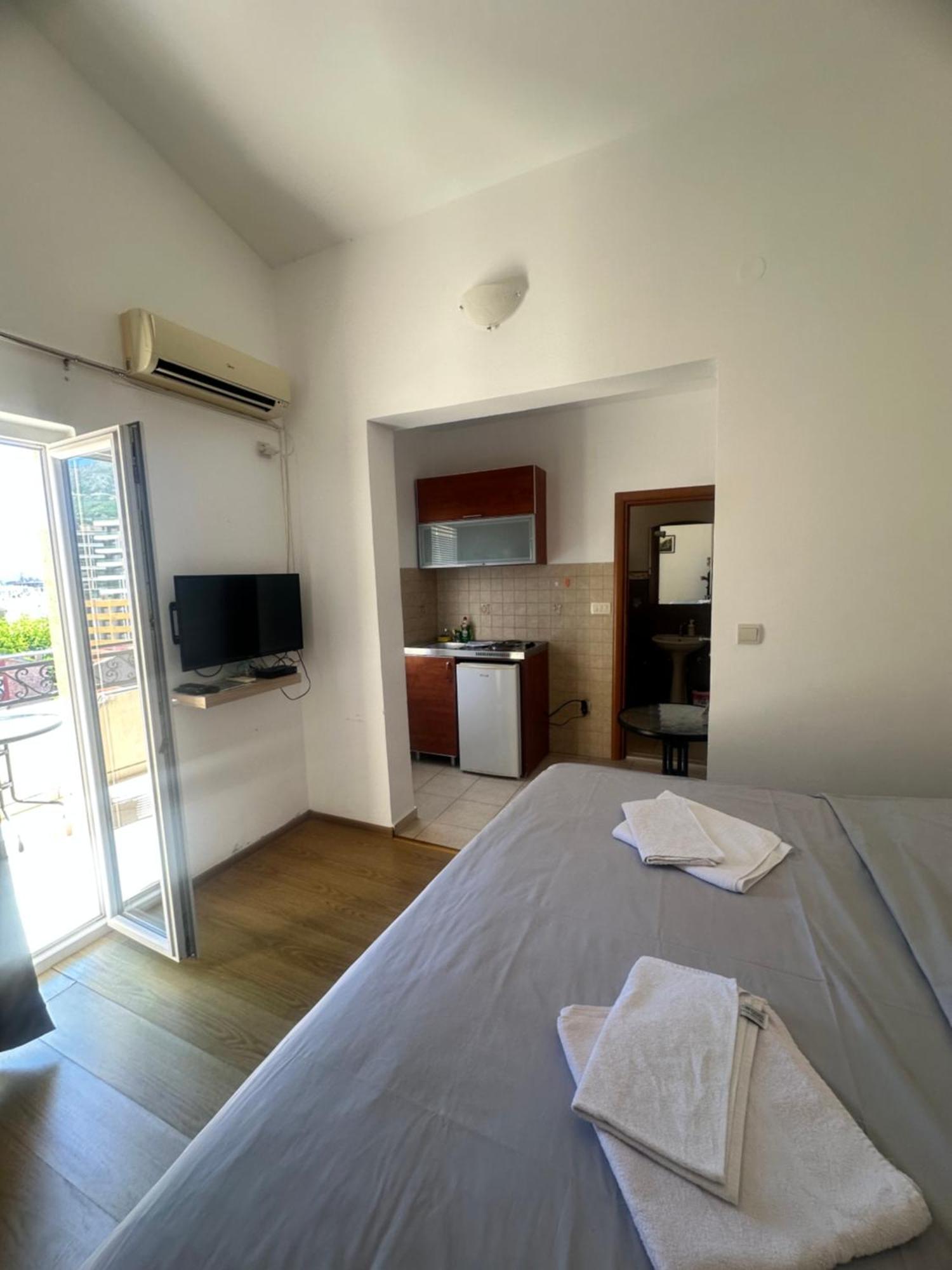 Apartments Manojlovic Budva Ngoại thất bức ảnh