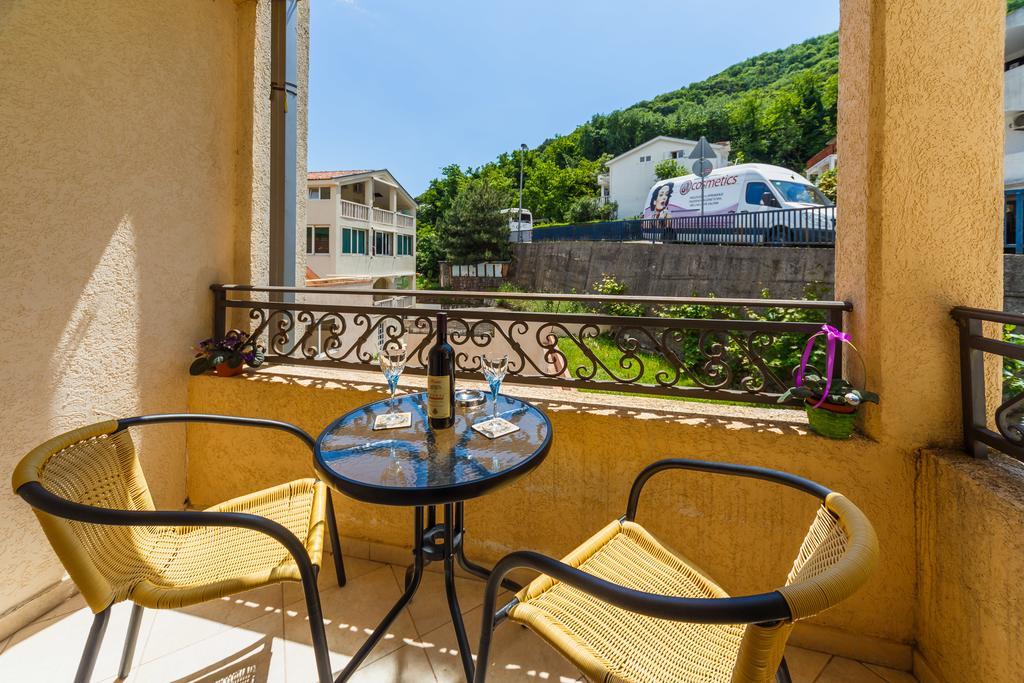 Apartments Manojlovic Budva Ngoại thất bức ảnh